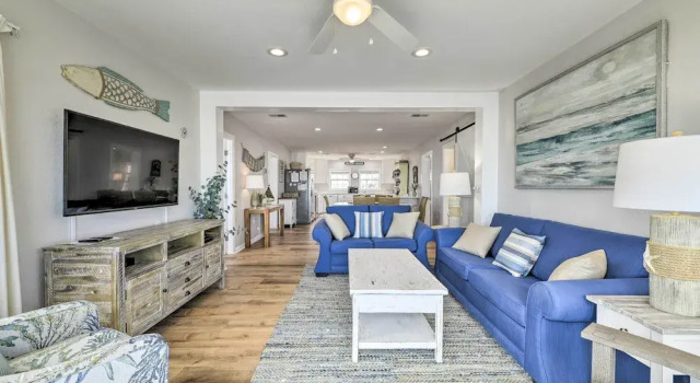 Breezy PCB Retreat w/ Direct Beach Access!