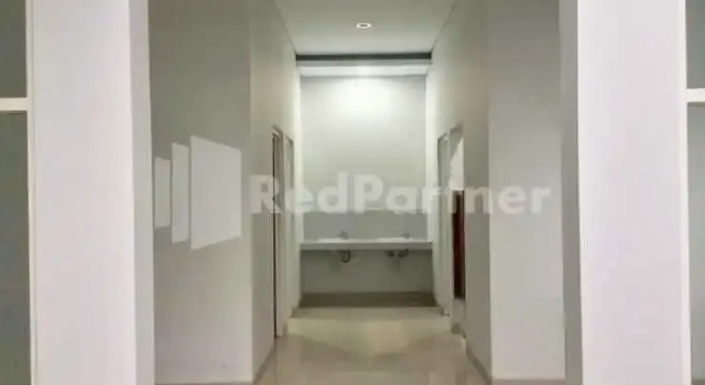 TERRA Guesthouse JEC Mitra RedDoorz, Book Hotel Baturetno 
