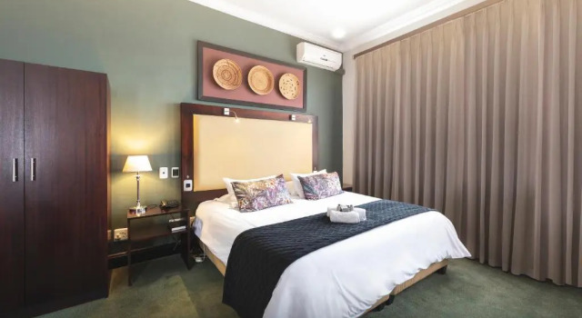 Номер Standard The Graham Hotel