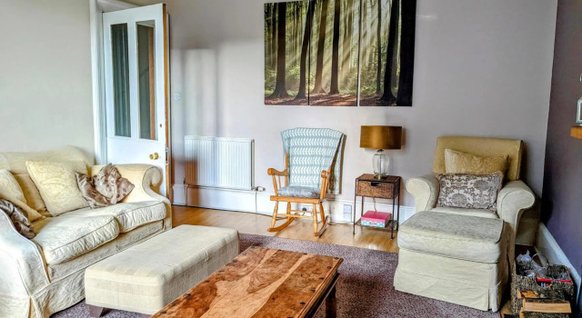Craigowen - 4 Bed Maisonette on Historic High Street