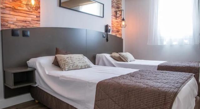 Двухместный номер Standard Logis Hôtel - Auberge du Pastel - Hôtel 3 étoiles et Restaurant
