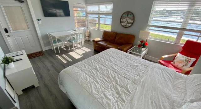 Aloha Pompano beach Studio #3, Rezerwuj Hotel Hotele w Broward County z parkingiem, Parking