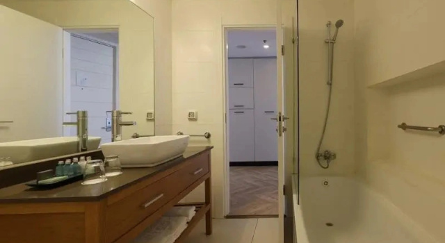 Habitación triple Estándar con balcón West Tel Aviv- All Suites Hotel By The Sea