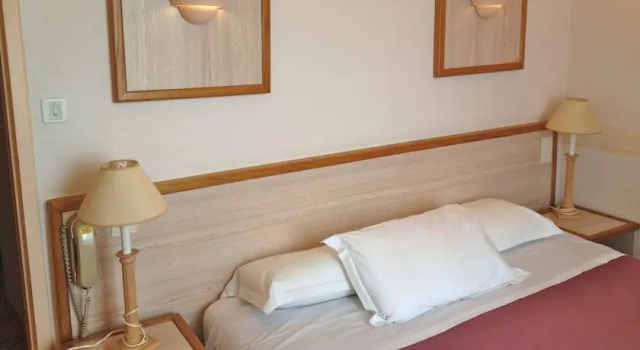 Hôtel Le Vieux Manoir, Забронировать Отель Динар Vallee de la Rance, рядом с Пляж Prieure
