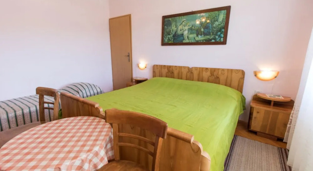 Apartment and Rooms Anton
