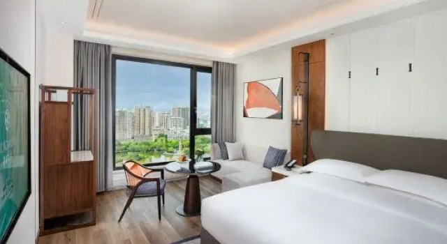 Номер Standard с видом на озеро Kingdom Hotel