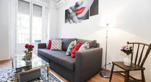 Apartamento  Catedral de la Almudena, Забронировать Апартаменты/квартира Отели Мадрида с парковкой, рядом с Монастырь Энкарнасьон, Парковка