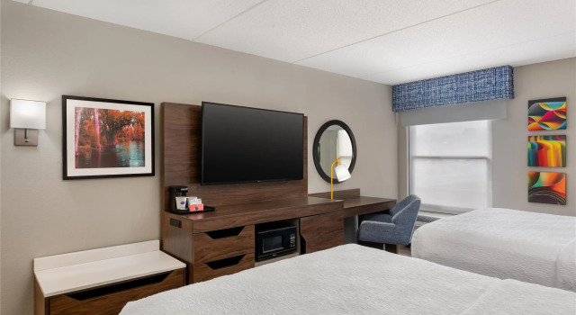 Четырёхместный номер Standard Hampton Inn Eden