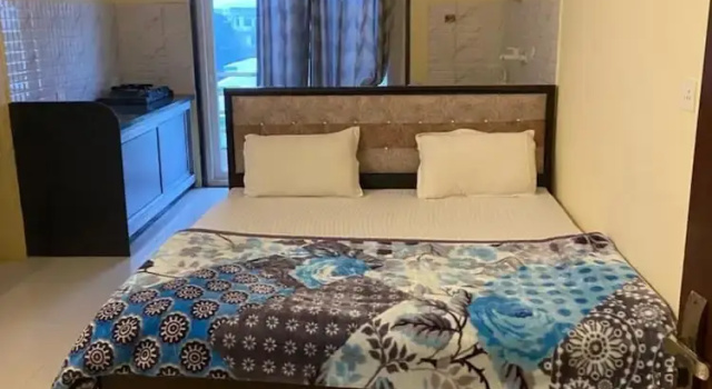 Апартаменты Standard с балконом 11Flowers Service Apartment By GRB