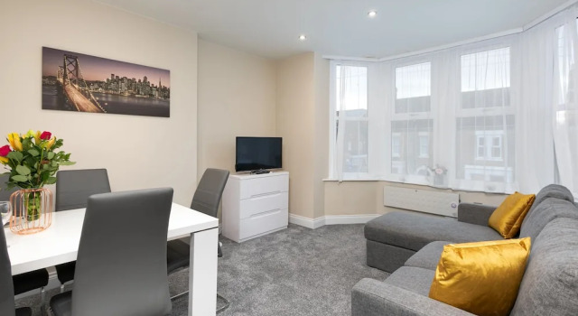 KVM - Kensington Apartment