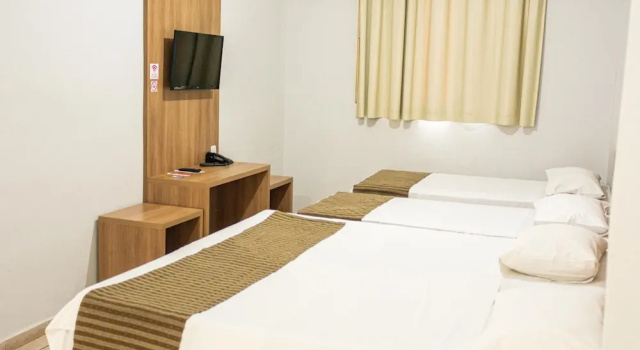 Четырёхместный семейный номер Standard Abudi Hotel