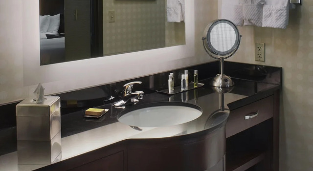 Двухместный номер Standard DoubleTree Suites by Hilton Bentonville