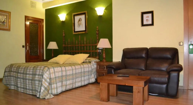 Hostal Aribel Longinos
