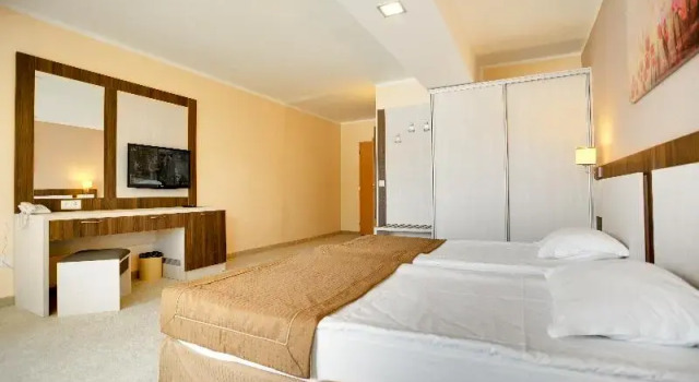 Двухместный номер Standard с видом на бассейн DIT Evrika Beach Club Hotel - All Inclusive