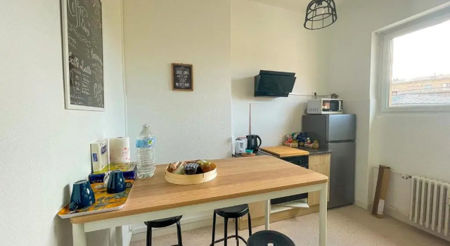 Двухместный номер Standard с балконом Chambres privées -Private room- dans un spacieux appartement - 100m2 centre proche gare