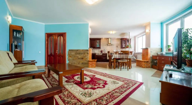 Люкс Large luxury 4-room apartment with a sauna, near the metro Levoberezhnaya