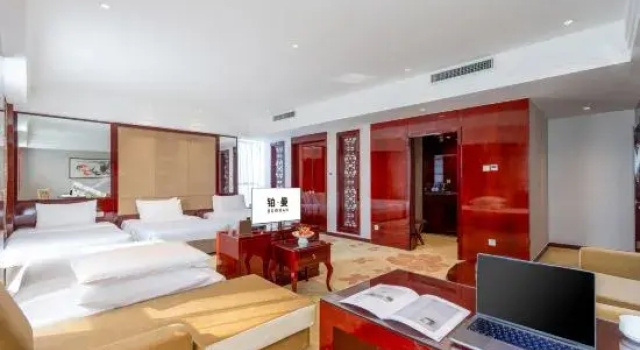 Четырёхместный номер Business Tianjin Liye Garden Hotel