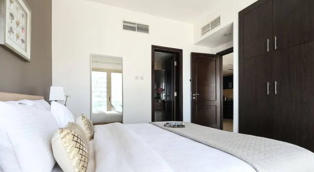 Breathtaking Beach Views in This 2BR in Marina!, Забронировать Апартаменты/квартира Дубай Эмират Дубай, рядом с Остановка трамвая Marina Towers