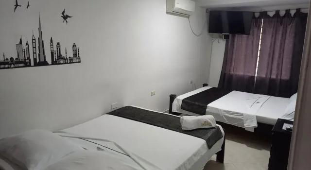 Четырёхместный семейный номер Standard с видом на город Hotel Neiva Providencia