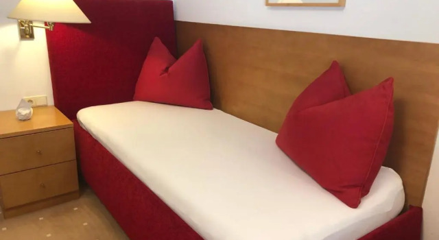 Трёхместный номер Standard с балконом Hotel Furian