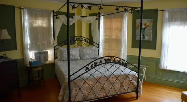 Harbour House Inn, Varaa Bed and Breakfast  