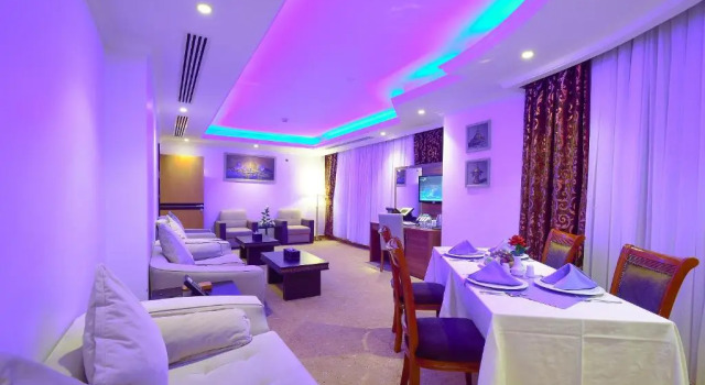 Люкс Royal Emaar Al Mektan Hotel