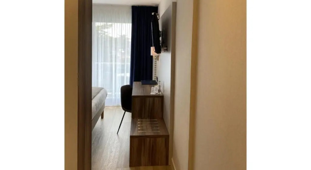 Трёхместный семейный номер Standard с балконом и с видом на сад Hotel Europa