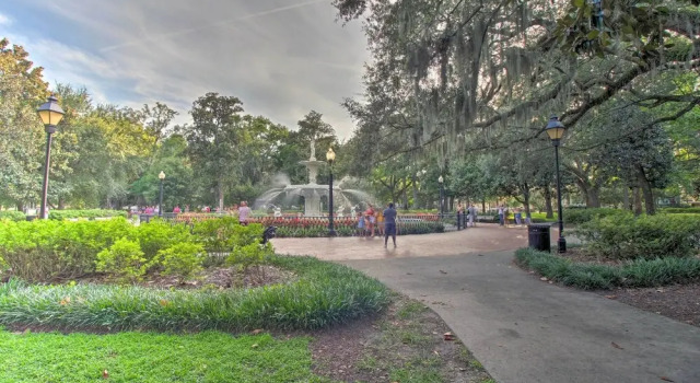 Private Hot Tub: Historic Savannah Home, Забронировать Отель Бизнес-отели Саванны, рядом с Музей африканского искусства в городе Саванна, 4* 5*