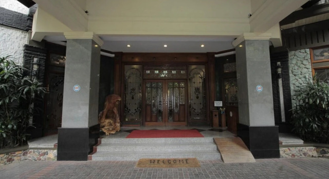 Sapta Nawa Hotel, Book Hotel Hoteller i Gresik med parkering, Parkering