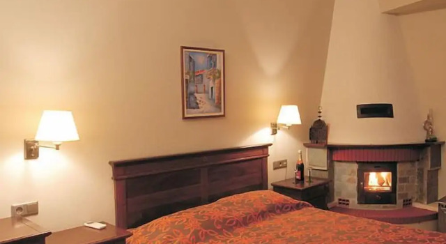 Mythos, Book Hotel Elatochori 