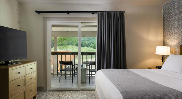 Номер Standard с балконом Waynesville Inn and Golf Club, Tapestry Collection by Hilton