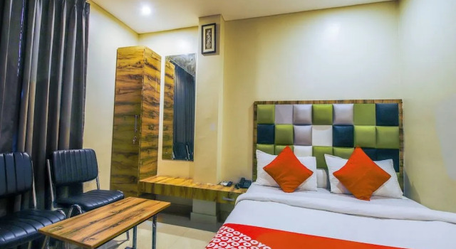 OYO 14432 Jeelan Palace