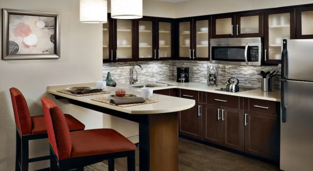 Люкс с 2 комнатами Staybridge Suites Detroit-Utica by IHG