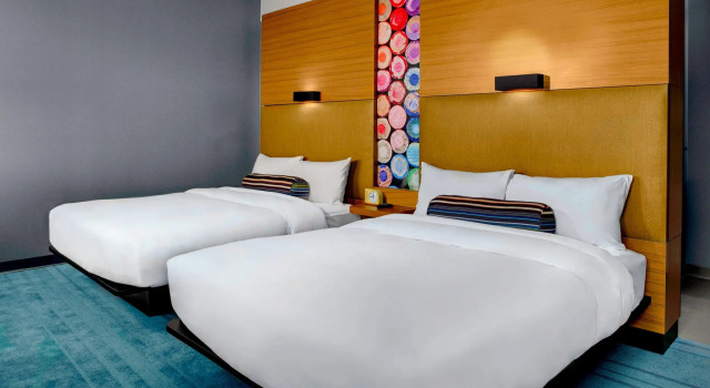 Четырёхместный номер Standard Aloft by Marriott Austin at The Domain