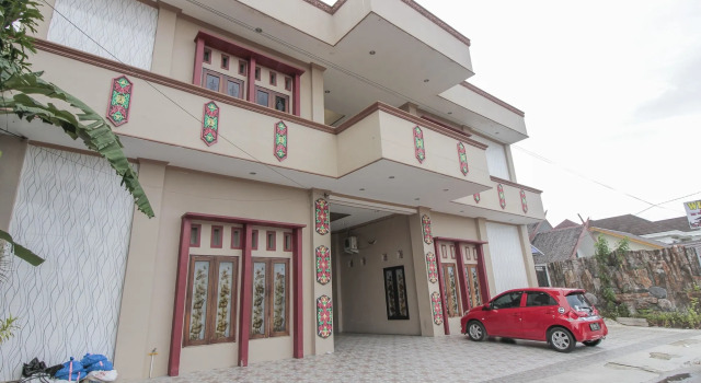 RedDoorz Plus near Mega Town Square
