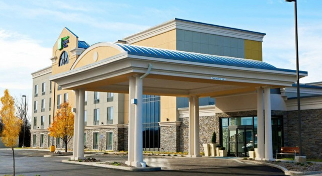 Holiday Inn Express Hotel & Suites Batavia -, Buchen Sie Hotel Batavia New York State