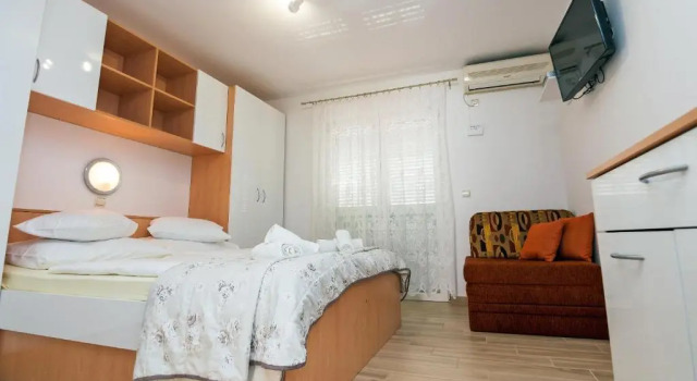 Студия с балконом Apartments Bene