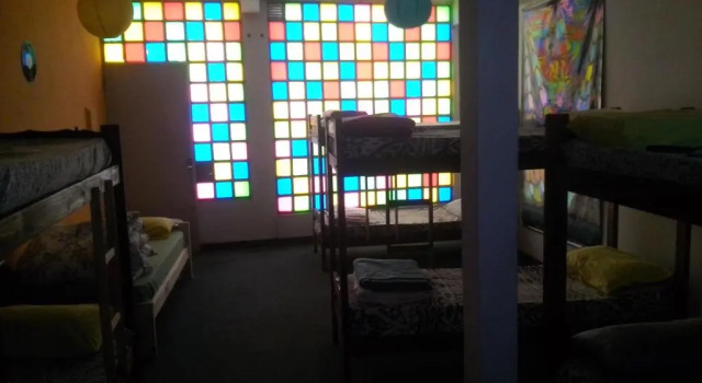 Кровать в общем номере Bardot Hostel