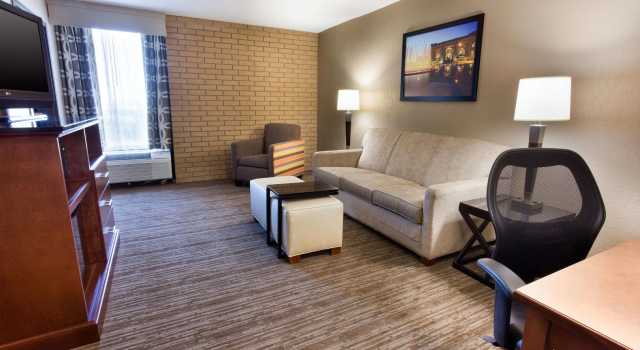 Drury Inn & Suites Kansas City Airport, Varaa Hotelli Kansas City Missouri