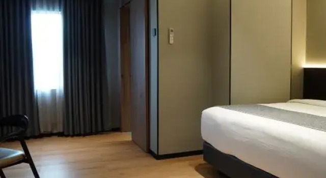 Двухместный номер Deluxe New Hollywood Pekanbaru Hotel