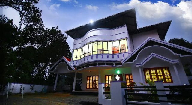 OYO 5517 Home Stay Grand Exotica Villa