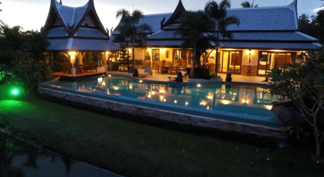 Вилла Saifon Villas 5 Bedroom Pool Villa - Whole villa priced by bedrooms occupied