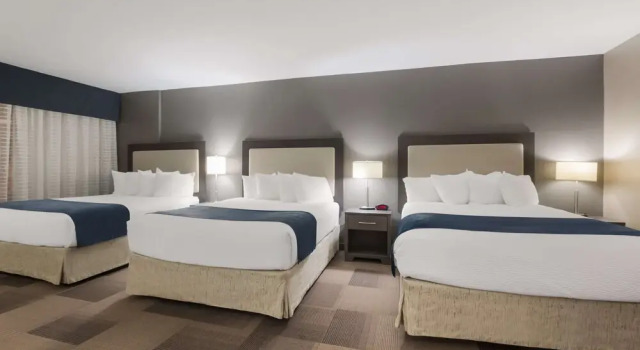 Номер Standard с балконом Best Western St Catharines Hotel & Conference Centre