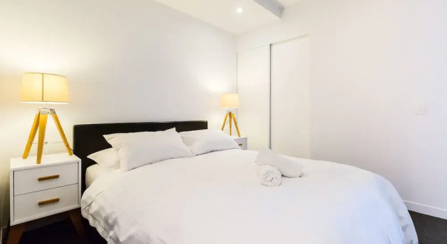 SANTERI, 2BDR Melbourne Apartment, Забронировать Апартаменты/квартира Отели Мельбурна с бассейном, рядом с Scots Church, Бассейн