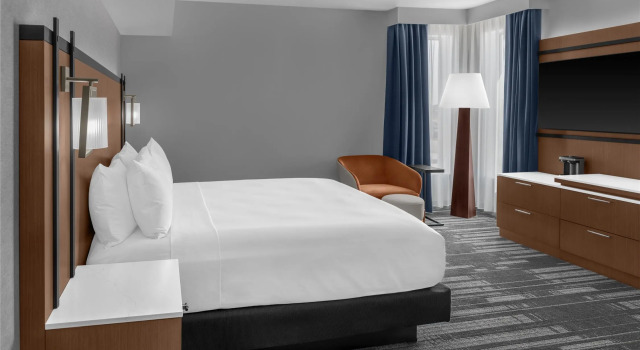 Номер Standard Doubletree By Hilton Midland West Loop I-250