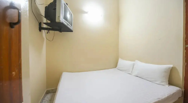 Harini Lodge by OYO Rooms, Забронировать Отель Эгмор-Нунгамбакам Ченнаи, рядом с Connemara Public Library