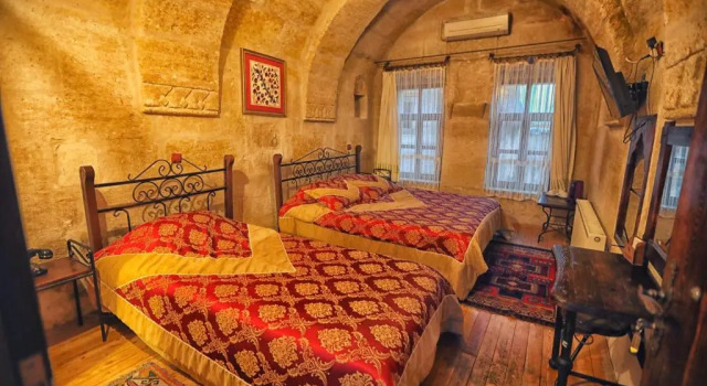 Трёхместный номер Standard Century Cave Hotel
