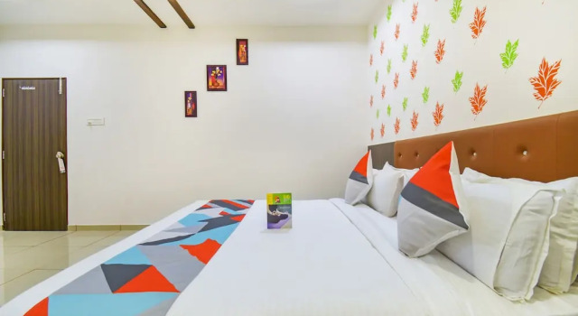 Shiv Residency by FabExpress, Boek Hotel Hotels in Gujarat met parkeren, Parkeren