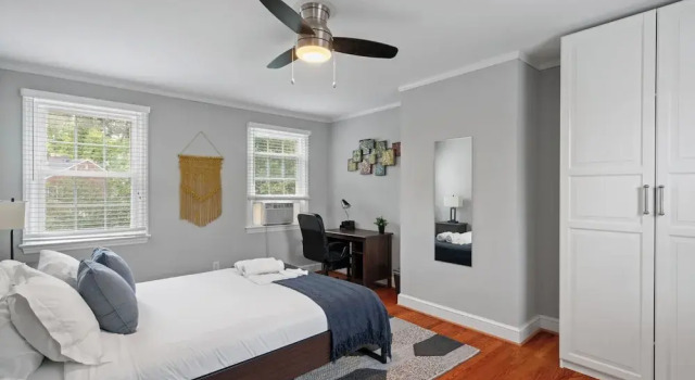 Charming Townhouse Retreat by Cozysuites, Забронировать Апартаменты/квартира Александрия Washington DC Metropolitan area, рядом с Old Presbyterian Meeting House