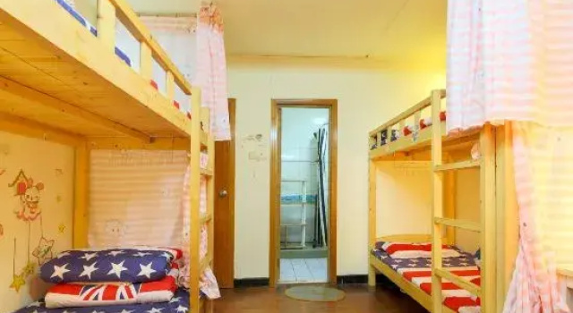 Кровать в общем номере (женский номер) Lehu Youth Hostel